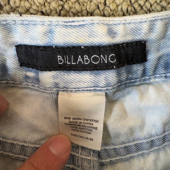 Billabong Get Low Distressed Frayed Hem Jean Shorts US Women's 25 - Picture 3 of 5